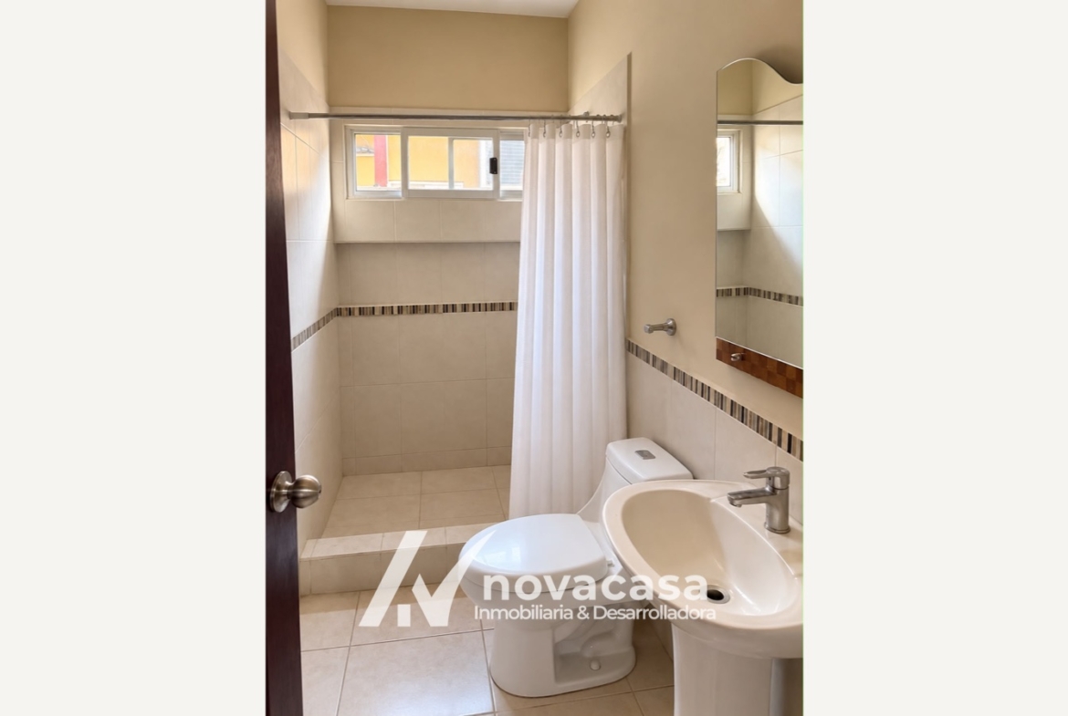Casa Lina — Residencial Villas Valencia, San Pedro Sula