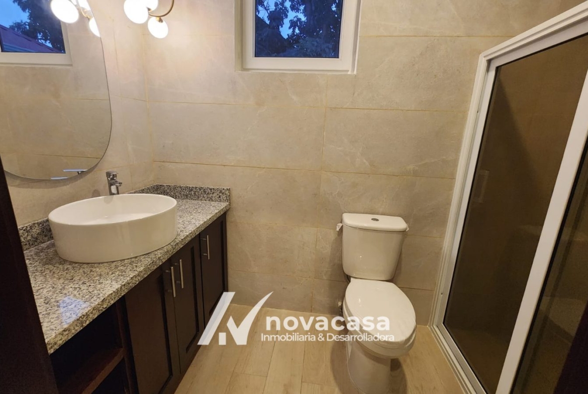 Casa en venta en Residencial Los Álamos II, San Pedro Sula