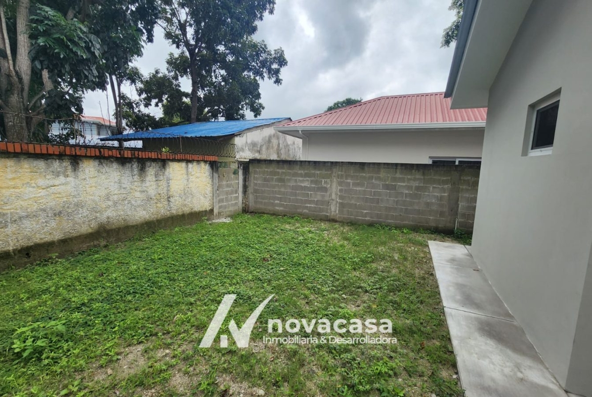 Casa en venta en Residencial Los Álamos II, San Pedro Sula