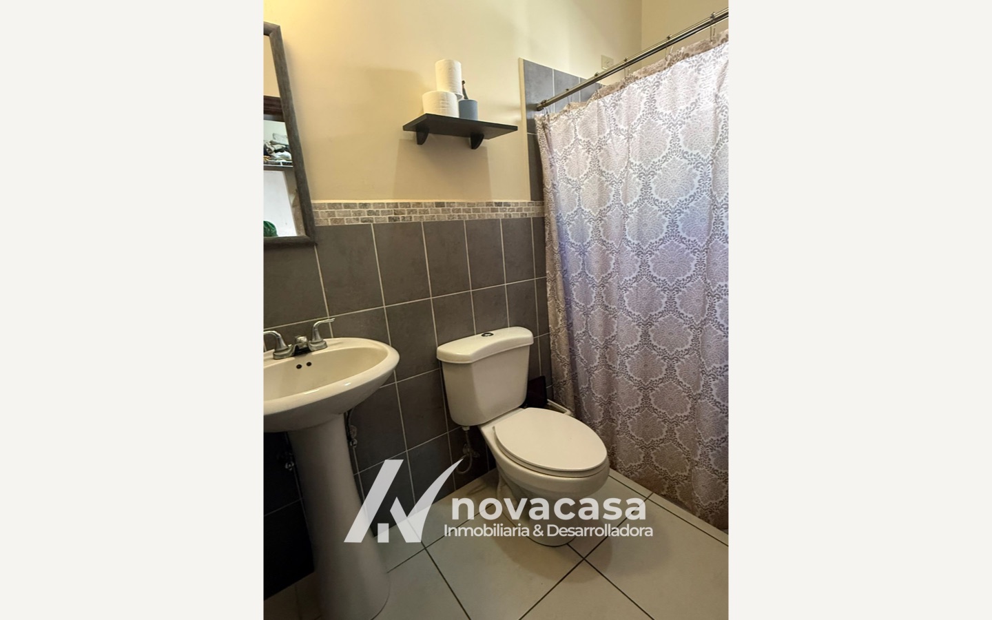 nora-10_Banos_01 Casa Nora — Residencial Toledo, San Pedro Sula