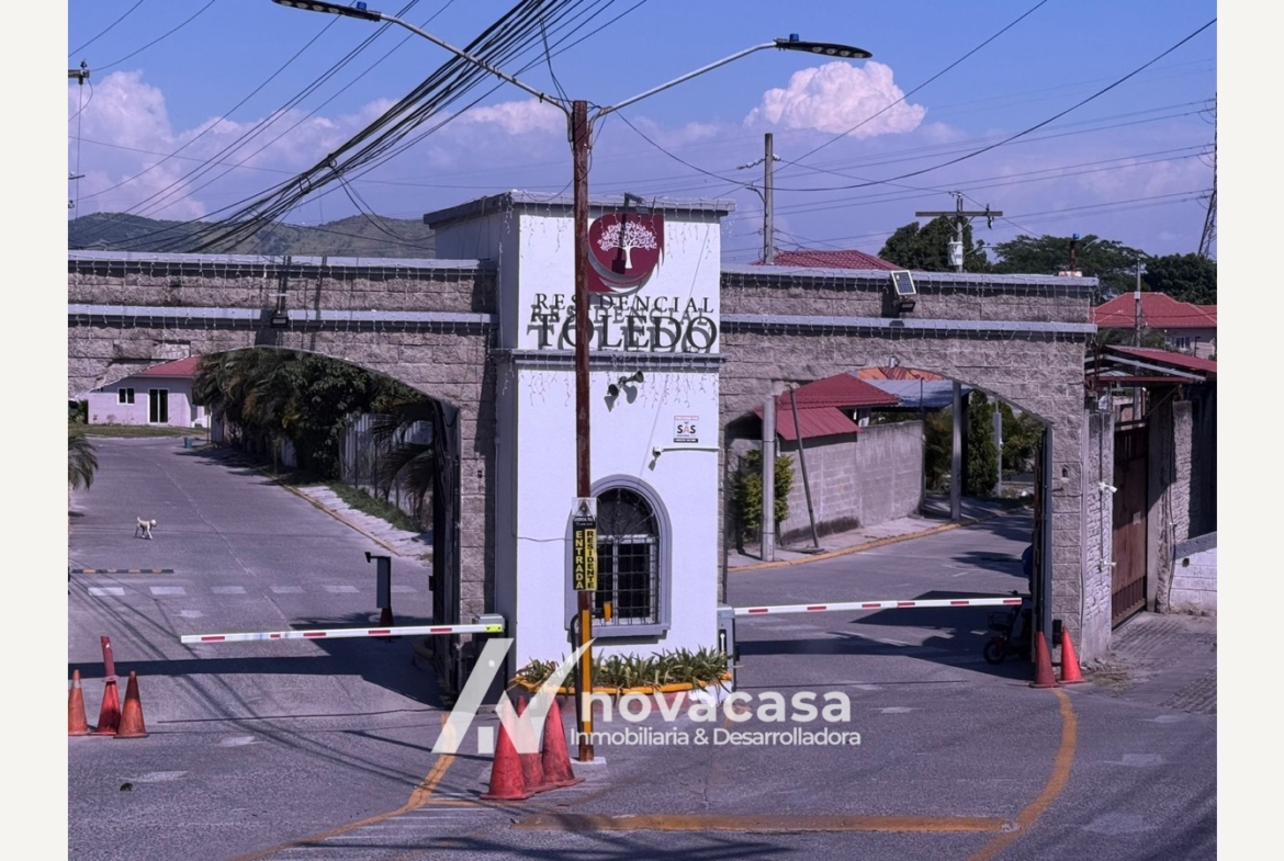 Casa Nora — Residencial Toledo, San Pedro Sula