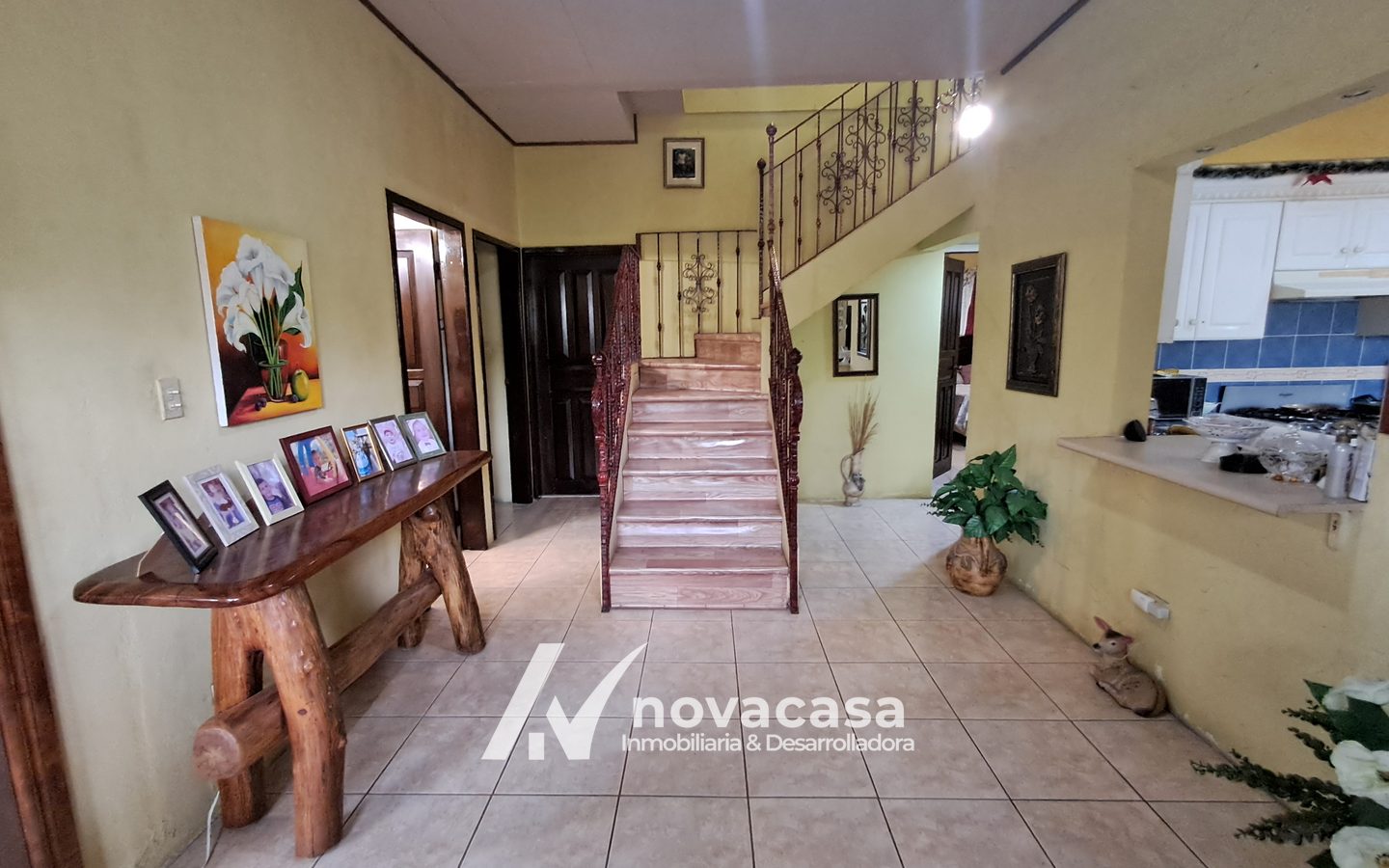 rela-los-naranjo-19-escaleras-03 Casa en venta en Residencial Los Naranjo, San Pedro Sula