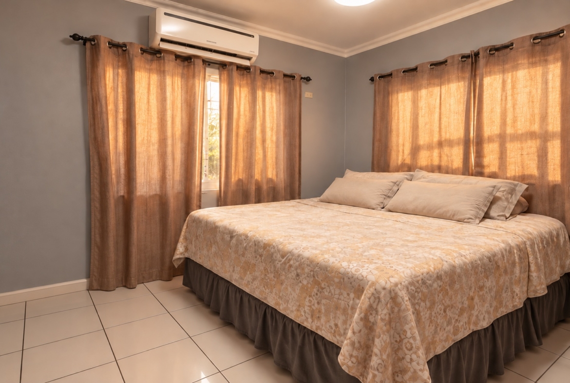 Dormitorio de casa en venta en La Sabana, San Pedro Sula. Imagen mejorada con IA.